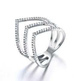 Anillo de Chevron con Zirconias